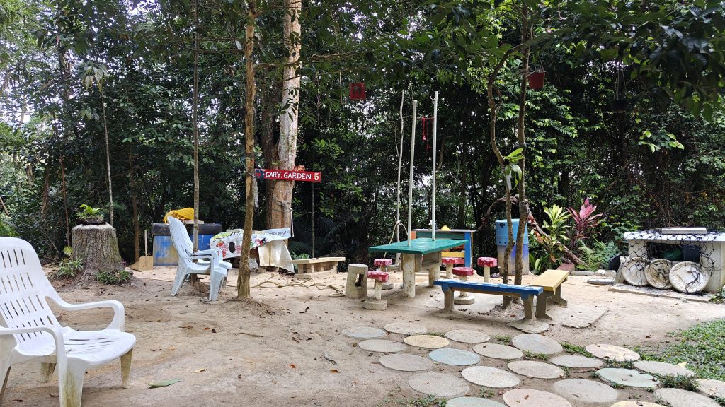 Outdoor Café bij Moongate 5 trail Penang