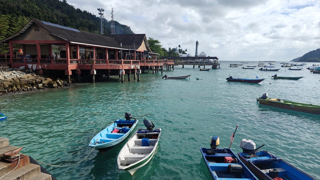 Kampung Pasir Hantu |  vissersboten Terengganu Maleisië