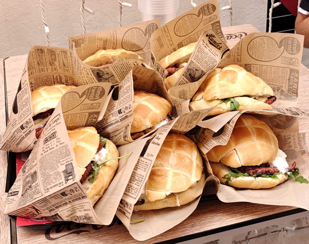 Panino con polpo - octopus sandwich in Bari tijdens de streetfood tour