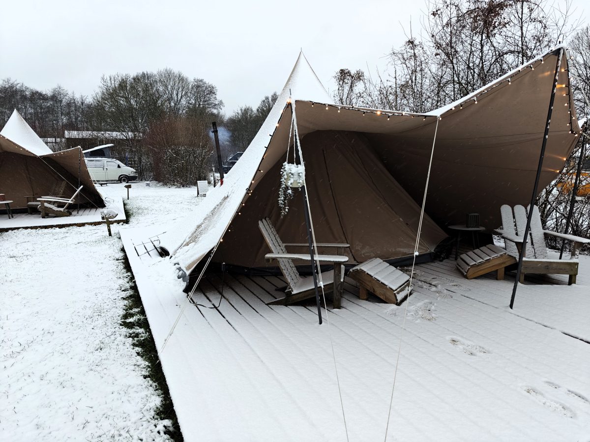 Oetdoor winterkamperen in Scandinavische sferen