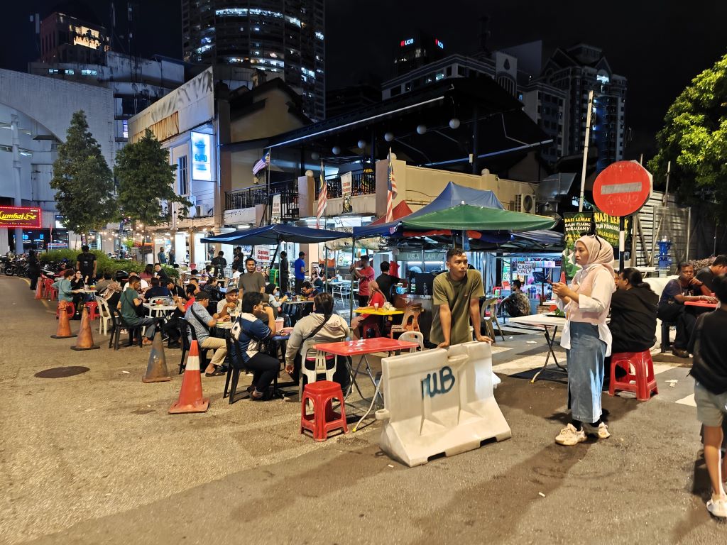 Bruisend nachtleven in Kuala Lumpur Streetfood
