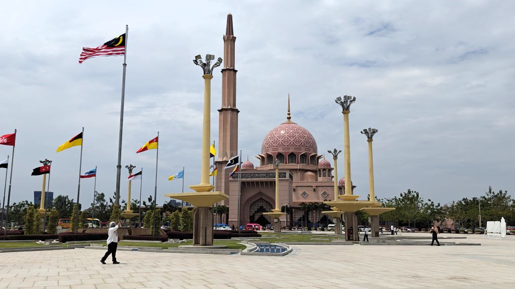 Wat te doen in Putrajaya: ontdek het Dubai van Maleisië | Putra Moskee | Pink Mosque Putrajaya