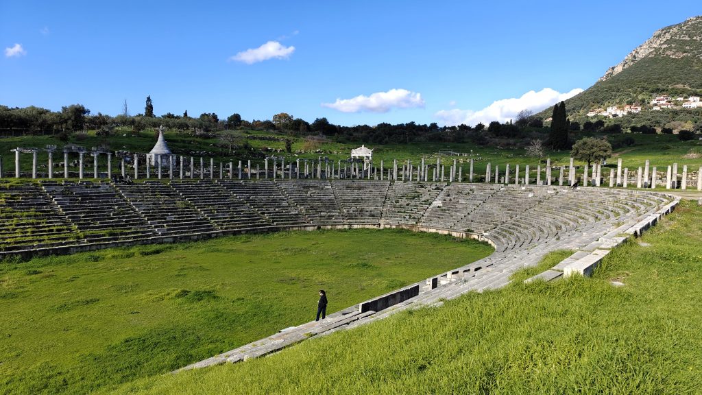 Het stadion en gymnasium van Ancient Messene - archaelogical site op de Peloponnesos in Griekenland