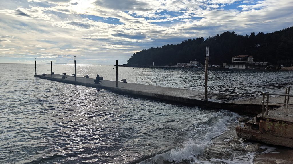 Pier in Himarë Albanië_Albanese Riviera