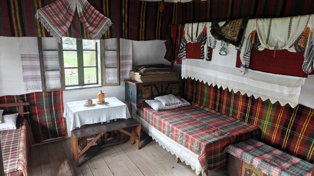Village museum bij Herăstrău meer in Boekarest