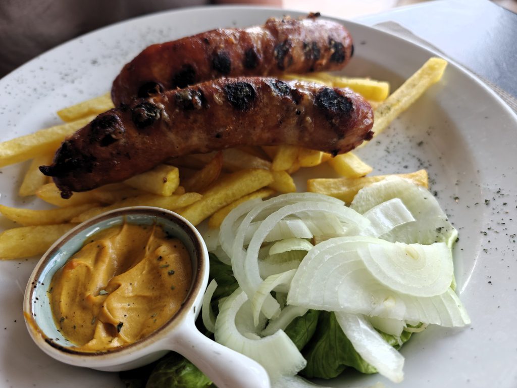 Authentiek Balkan eten bij Astoria op Lustica Schiereiland