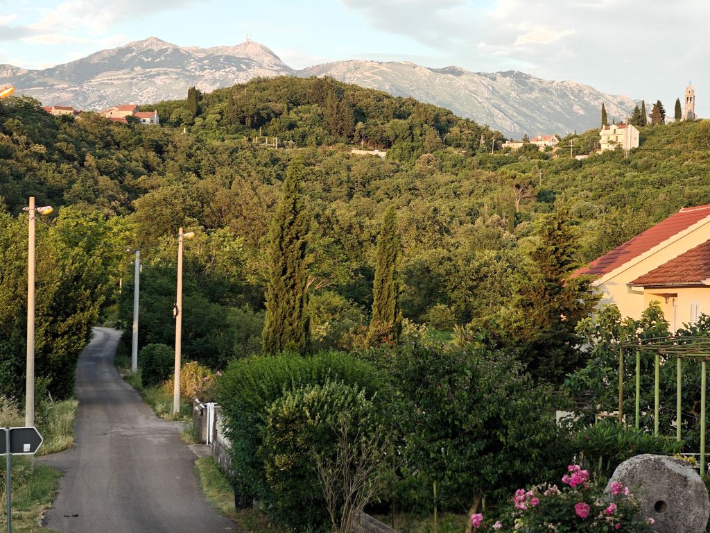 Schiereiland Luštica uitvalsbasis Baai van Kotor